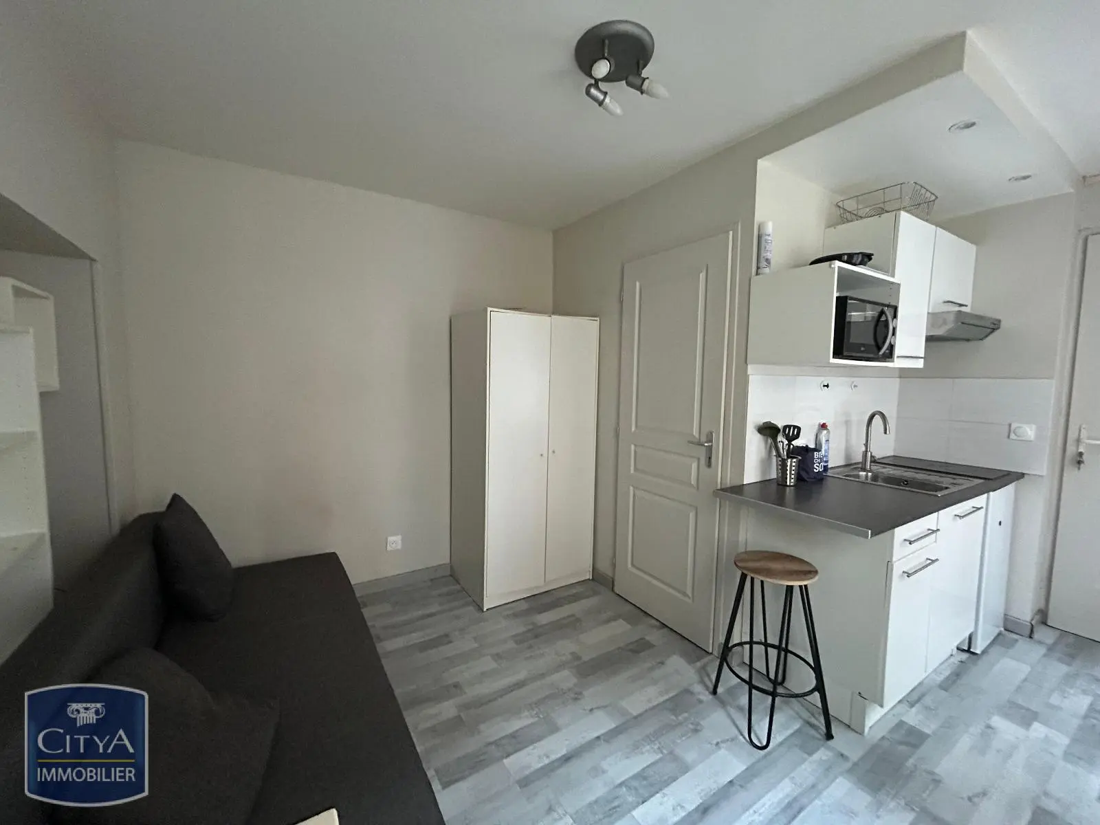 Photo 3 Appartement 1 pièce 13.47m²