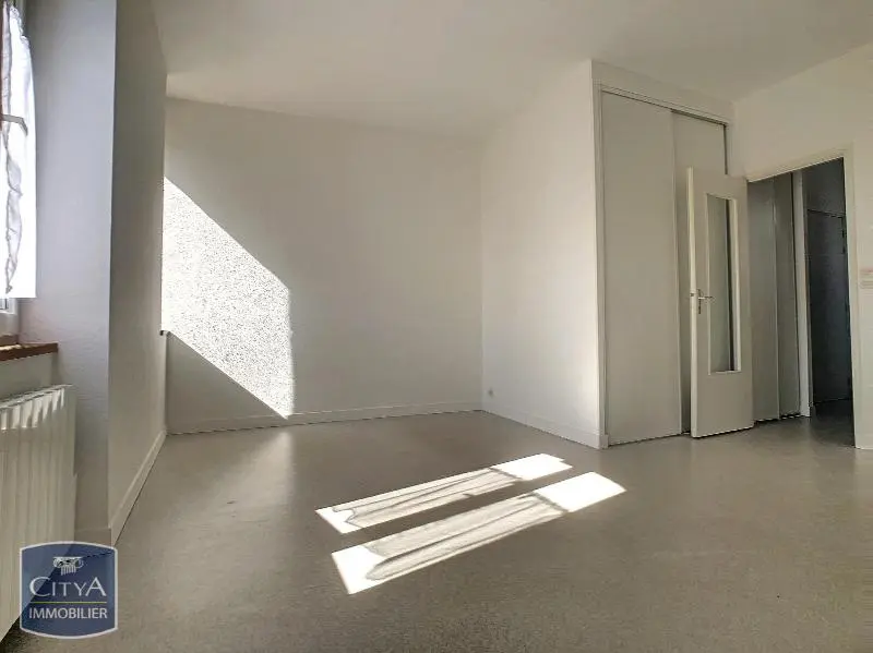 Photo 2 Appartement 1 pièce 27.5m²