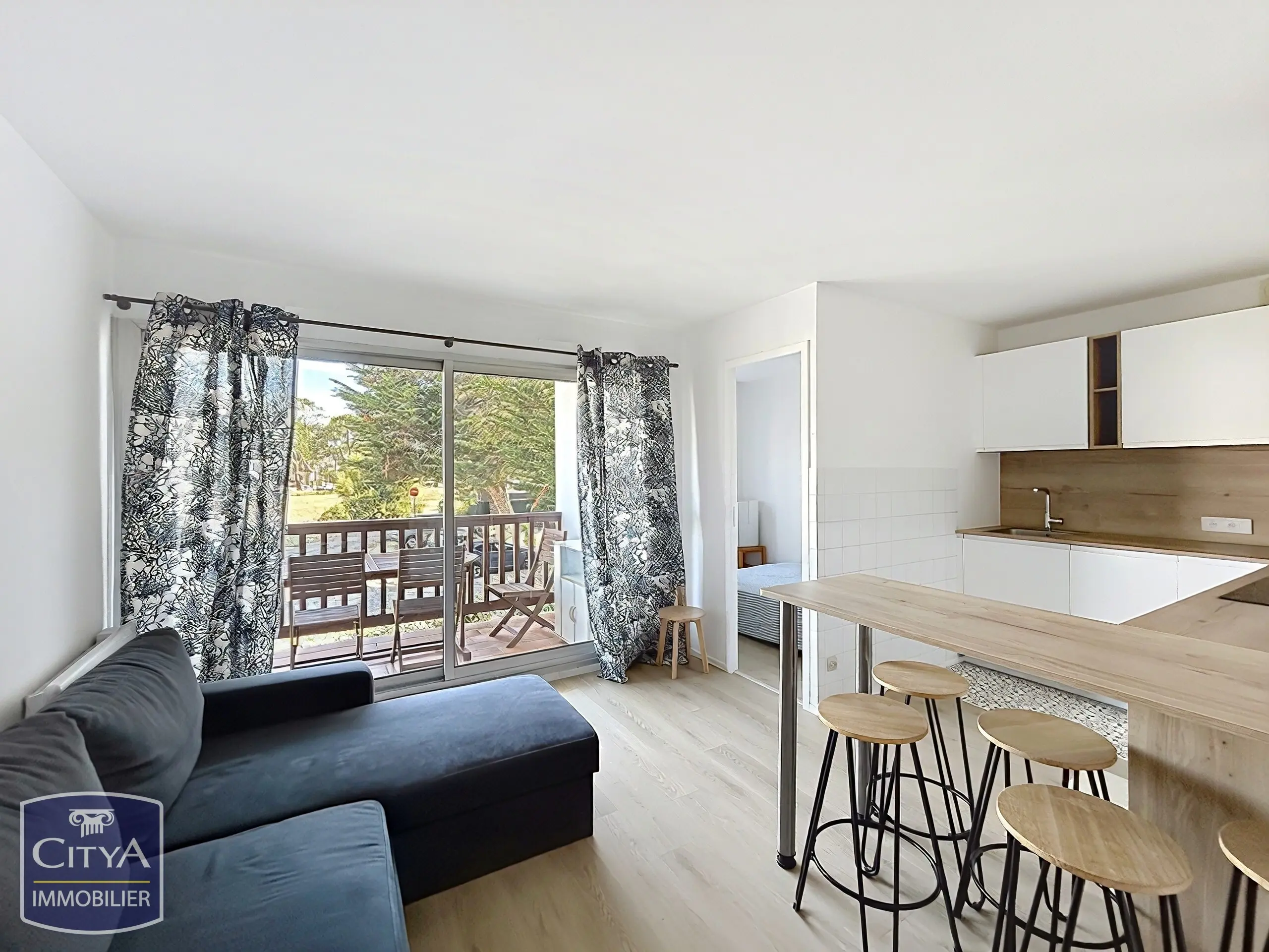 Photo 1 Appartement 1 pièce 27m²