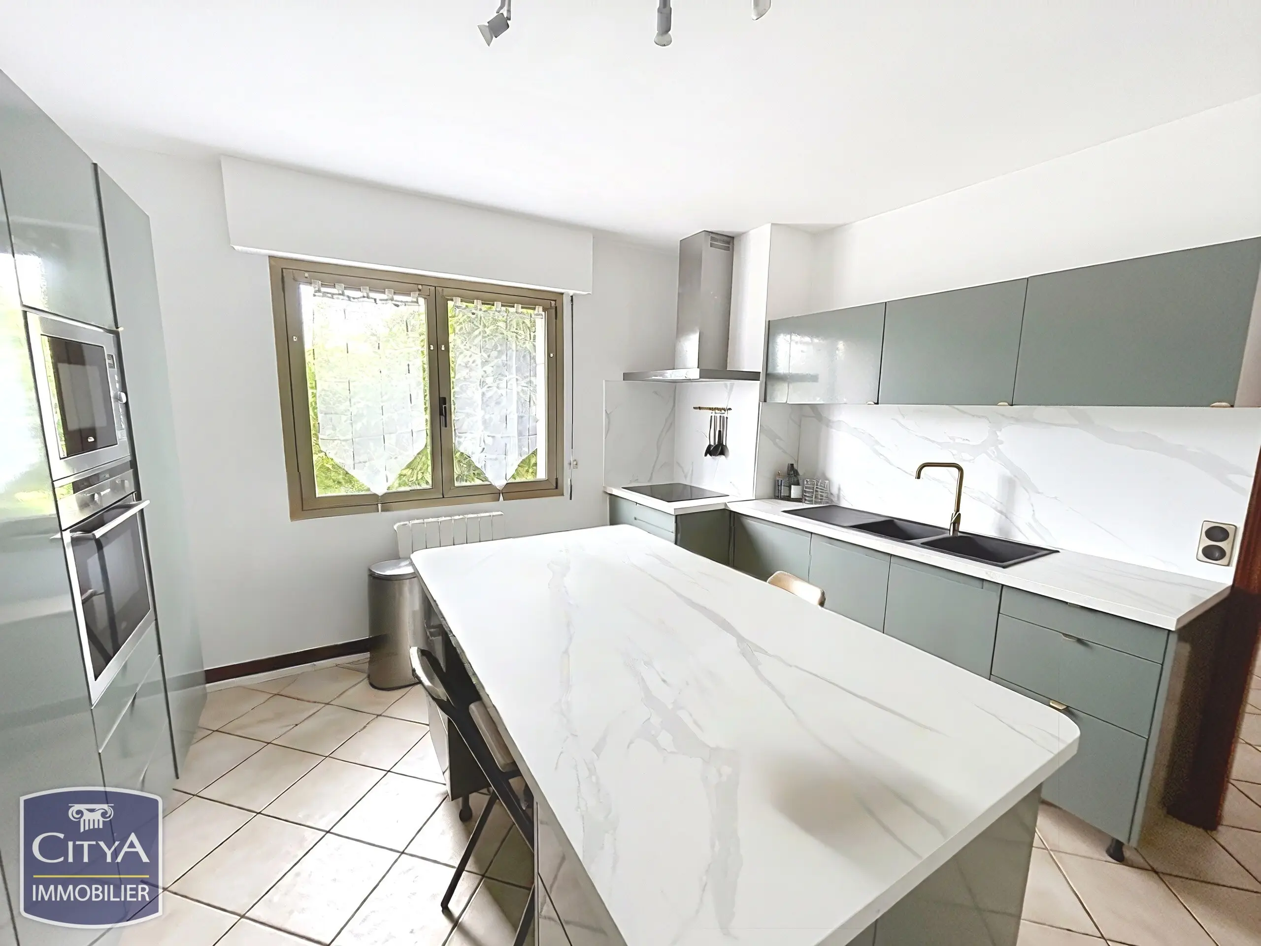 Photo 7 Maison 6 pièces 185m²
