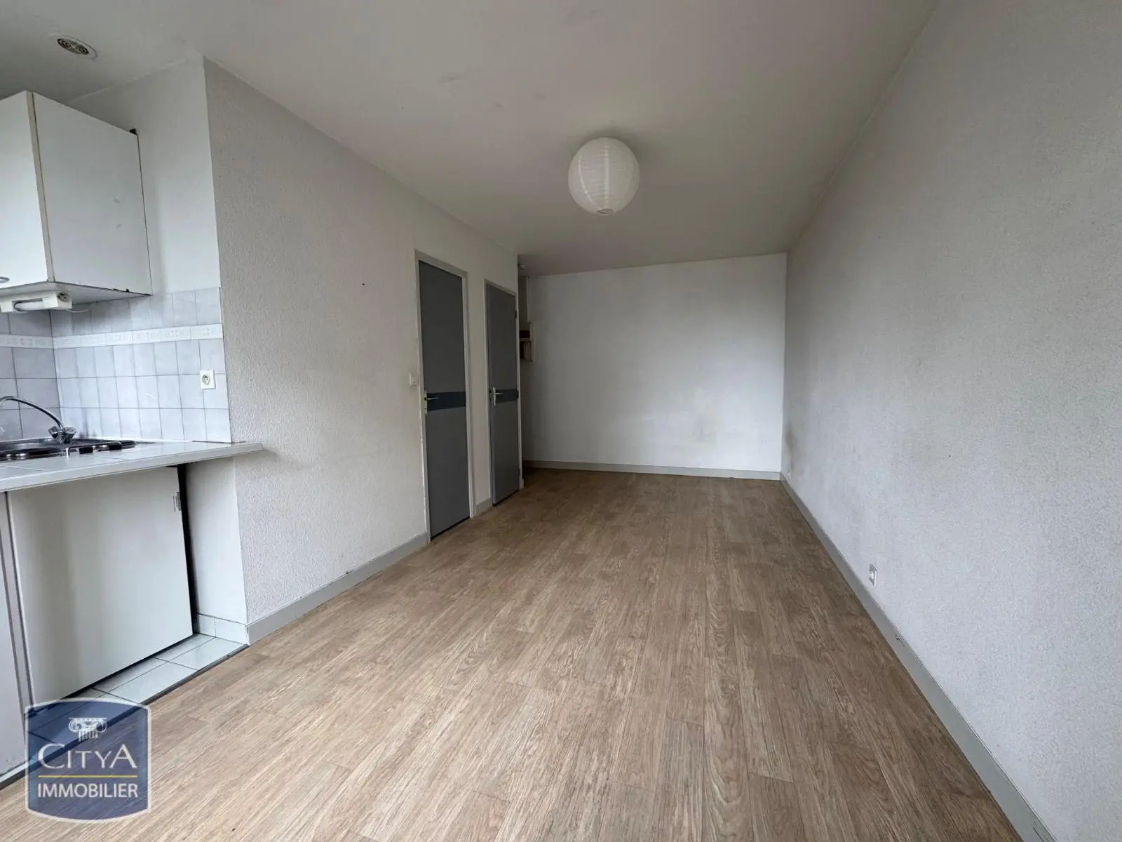 Photo 2 Appartement 1 pièce 22.87m²