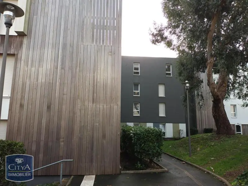 Photo 2 Parking