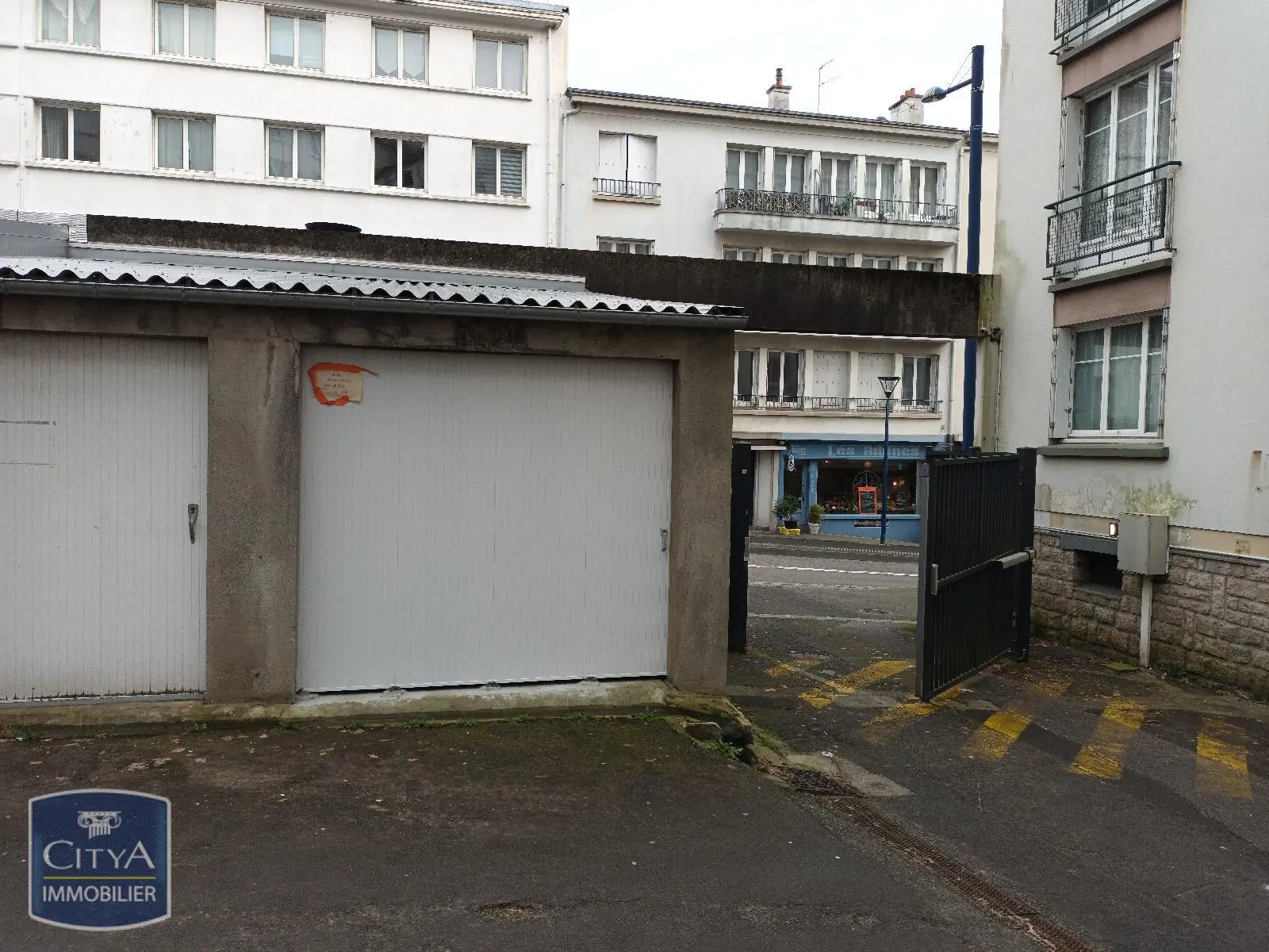 Photo 1 Parking