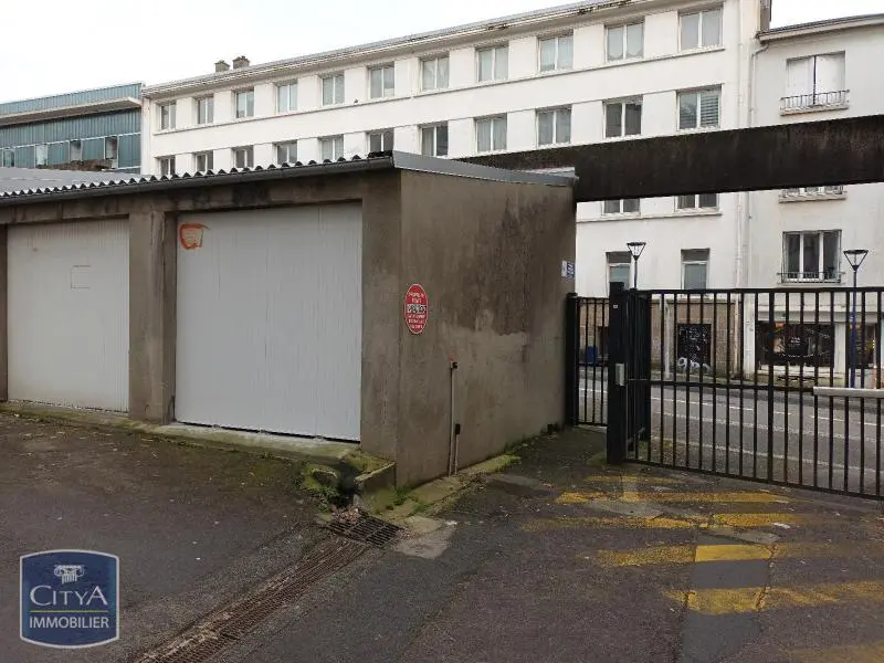 Photo 2 Parking