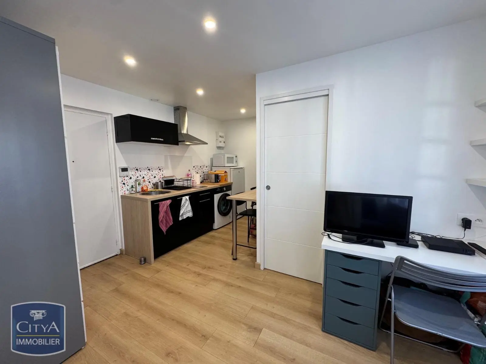 Photo 2 Appartement 1 pièce 23.21m²