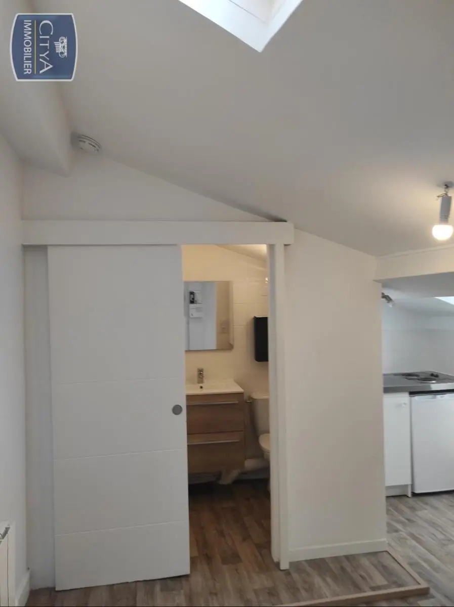 Photo 3 Appartement 1 pièce 9.86m²