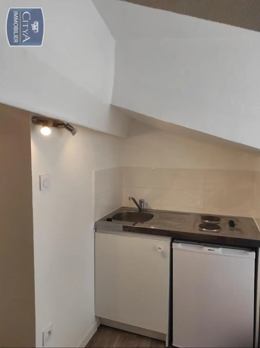 Photo 2 Appartement 1 pièce 9.86m²
