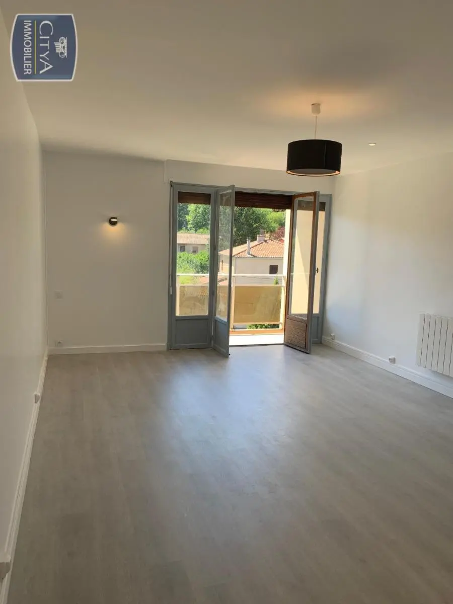 Photo 2 Appartement 1 pièce 31.2m²