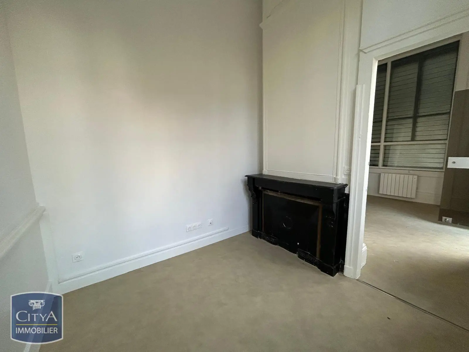 Photo 4 Local Commercial