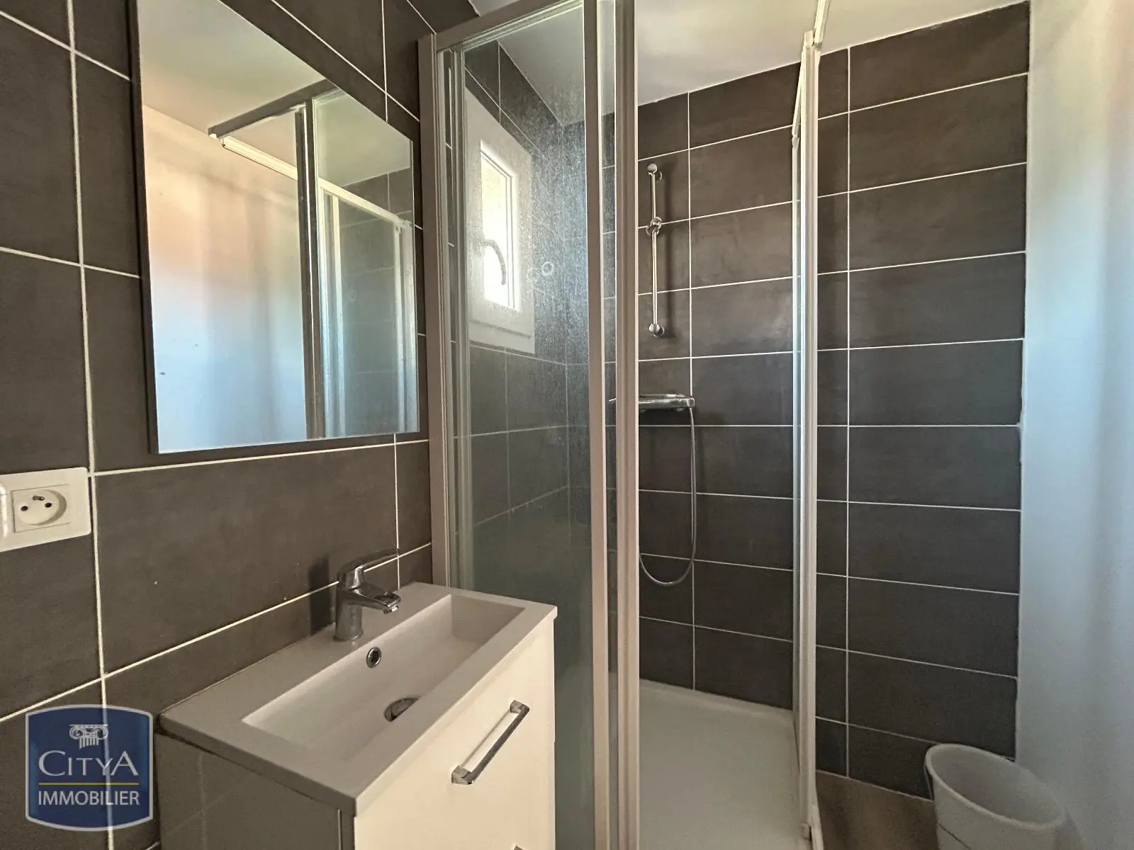 Photo 2 Appartement 1 pièce 16.14m²