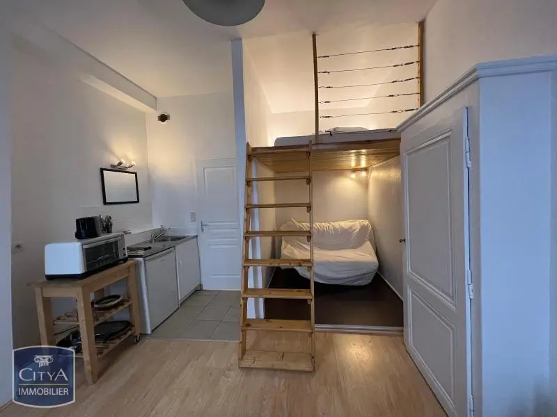 Photo 1 Appartement 1 pièce 16.33m²