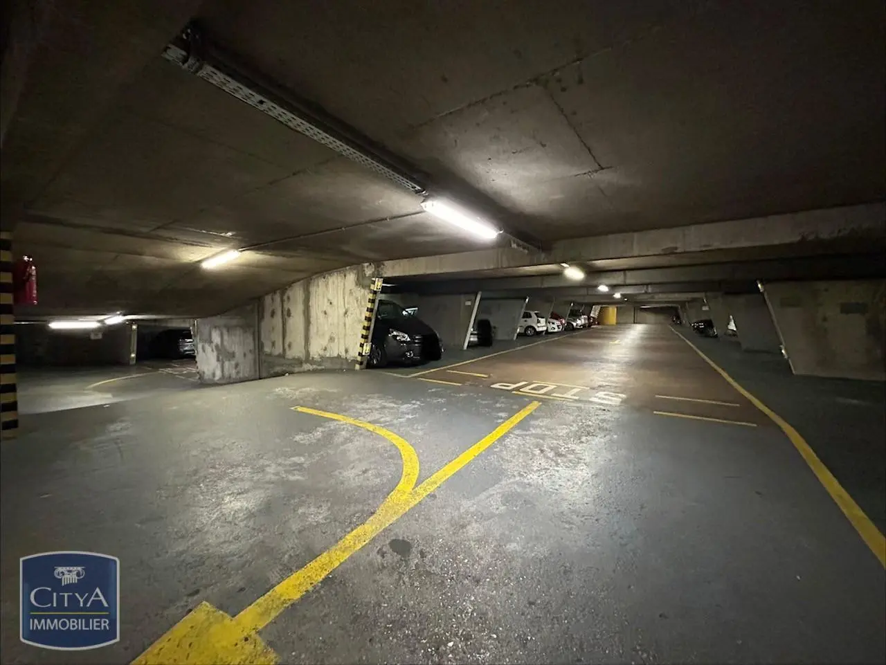 Photo 6 Parking