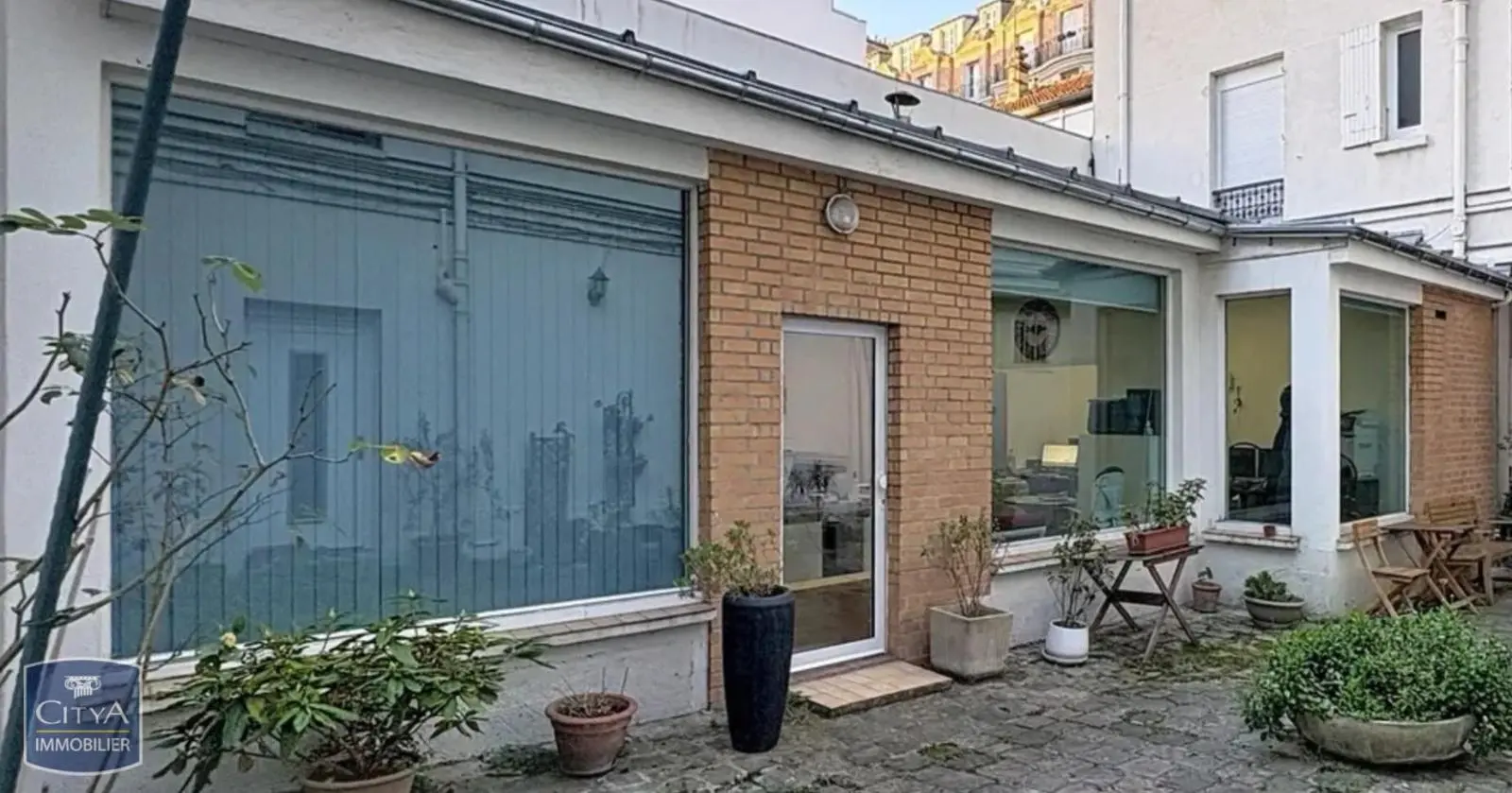 Photo 1 Local Professionnel