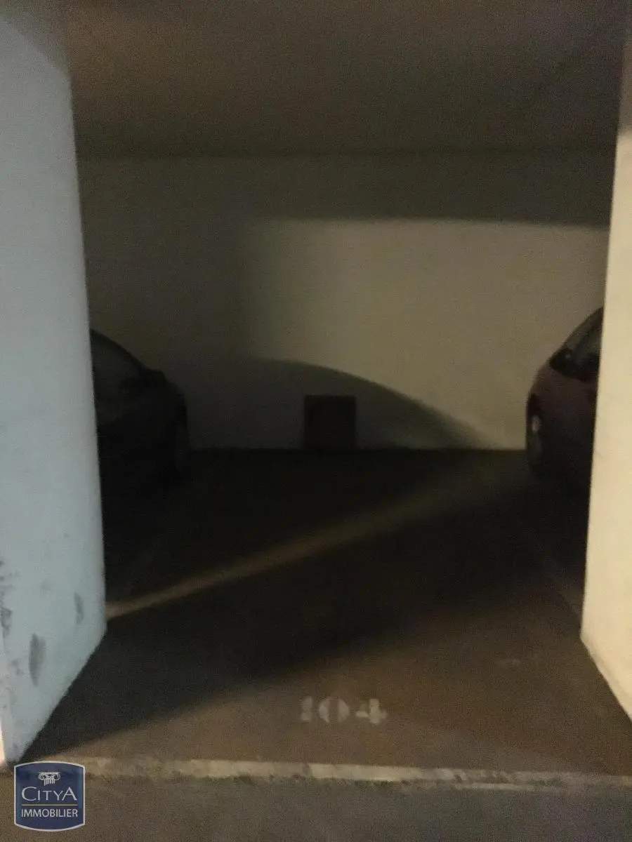 Photo 2 Parking