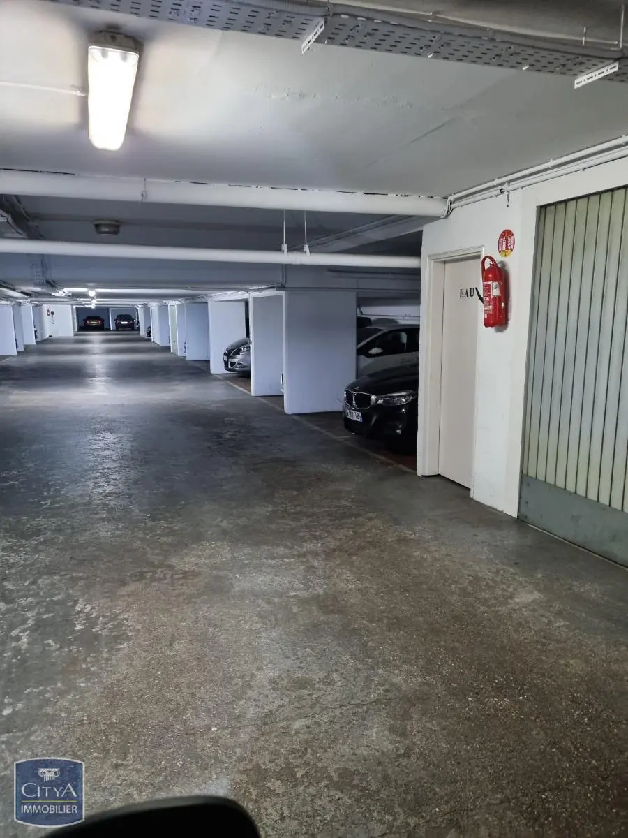 Photo 10 Local Professionnel 15 pièces 400m²