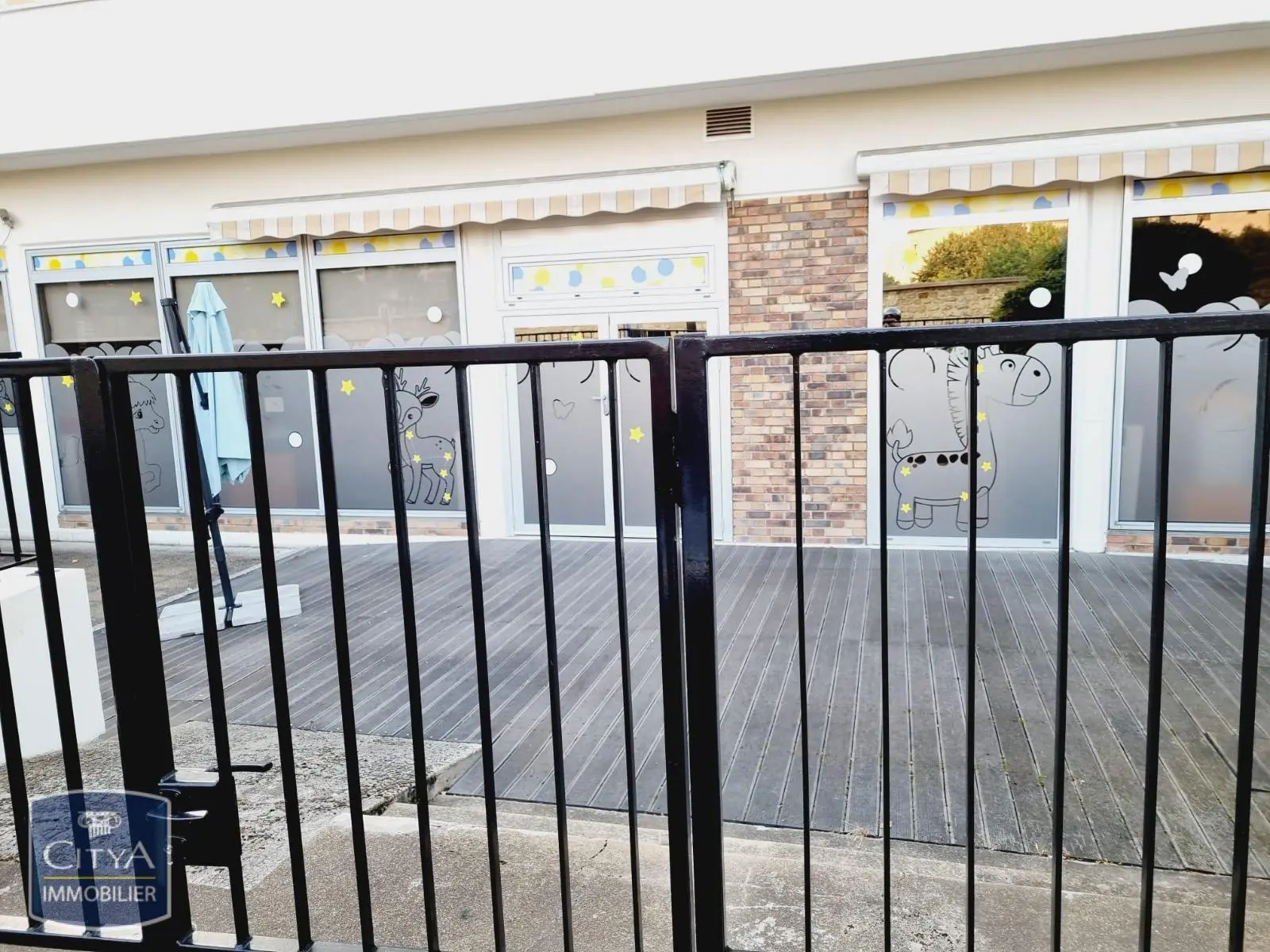 Photo 4 Local Professionnel 15 pièces 400m²