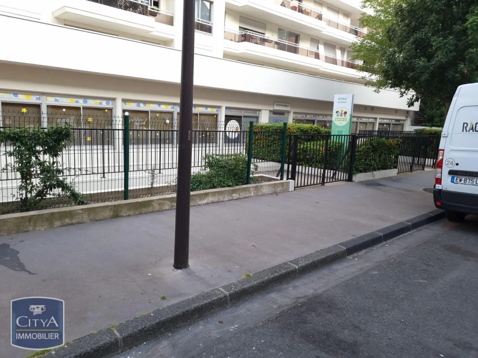 Photo 8 Local Professionnel 15 pièces 400m²