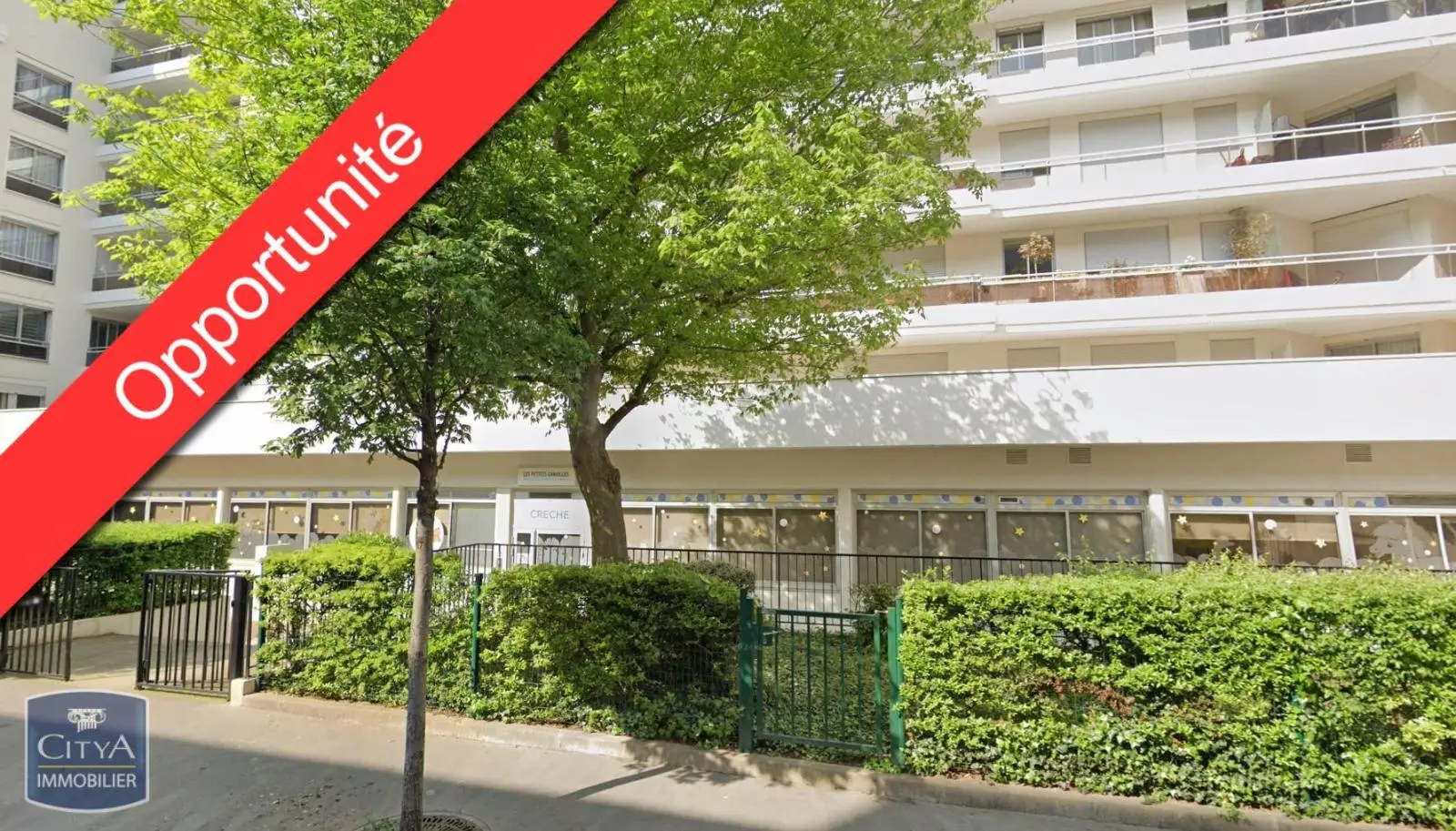 Photo 1 Local Professionnel 700m²