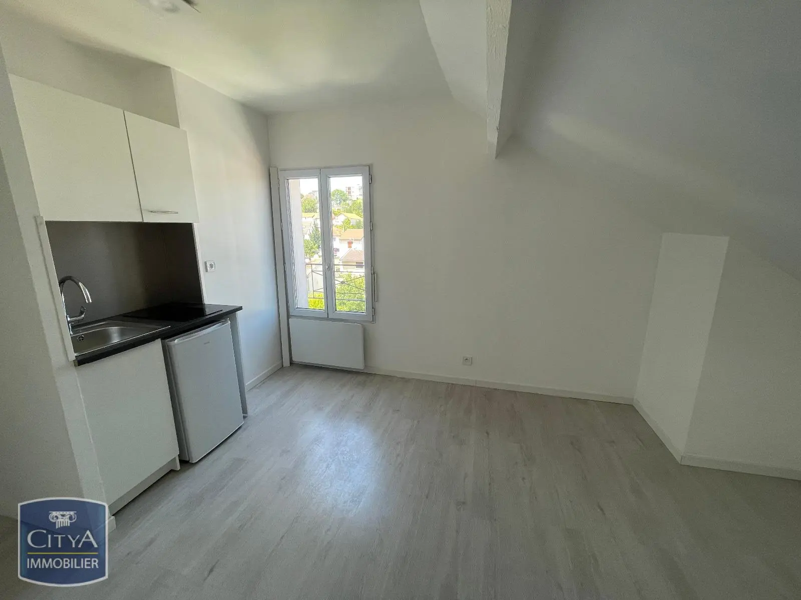 Photo 1 Appartement 1 pièce 14.82m²