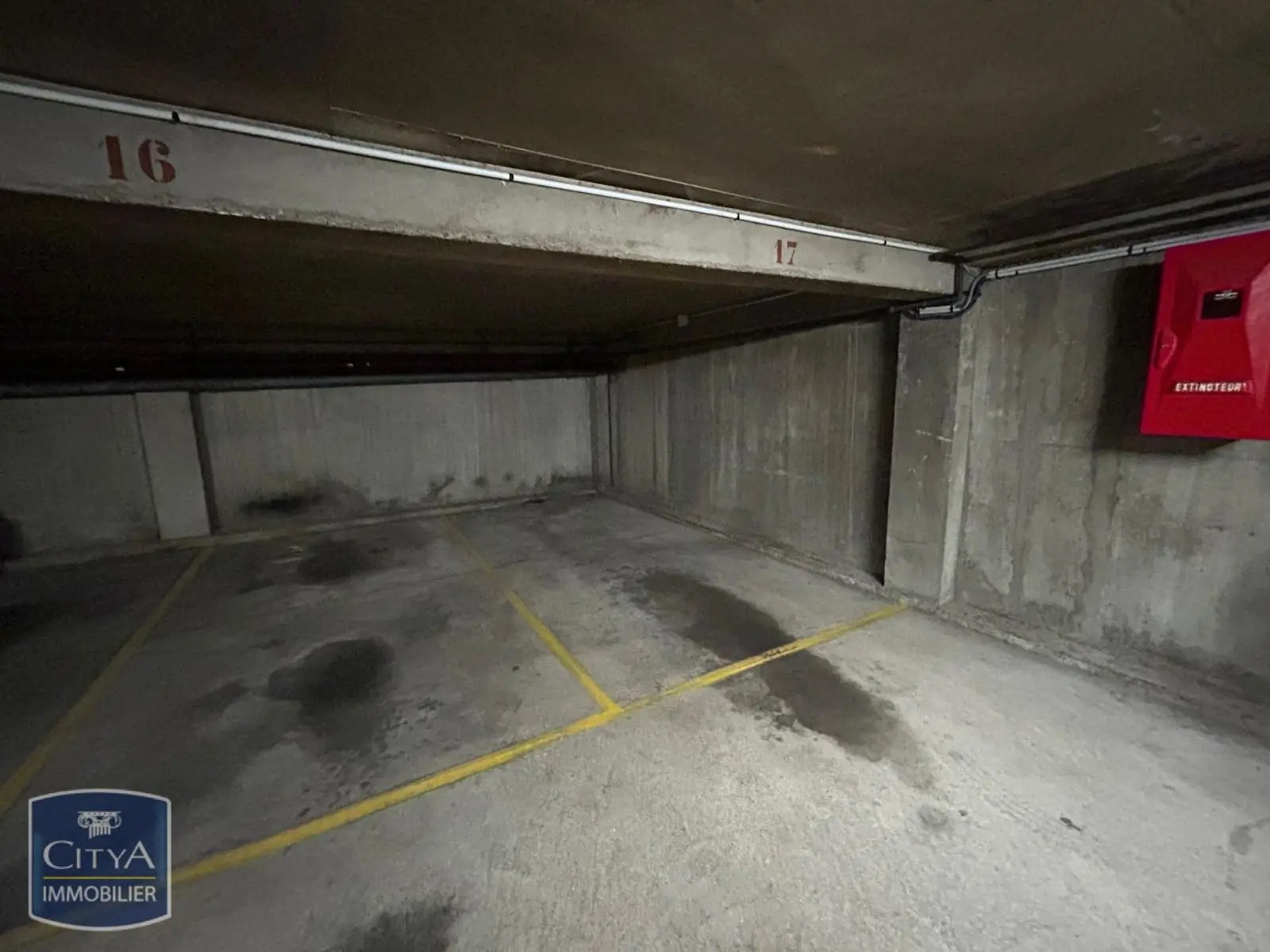 Photo 1 Parking