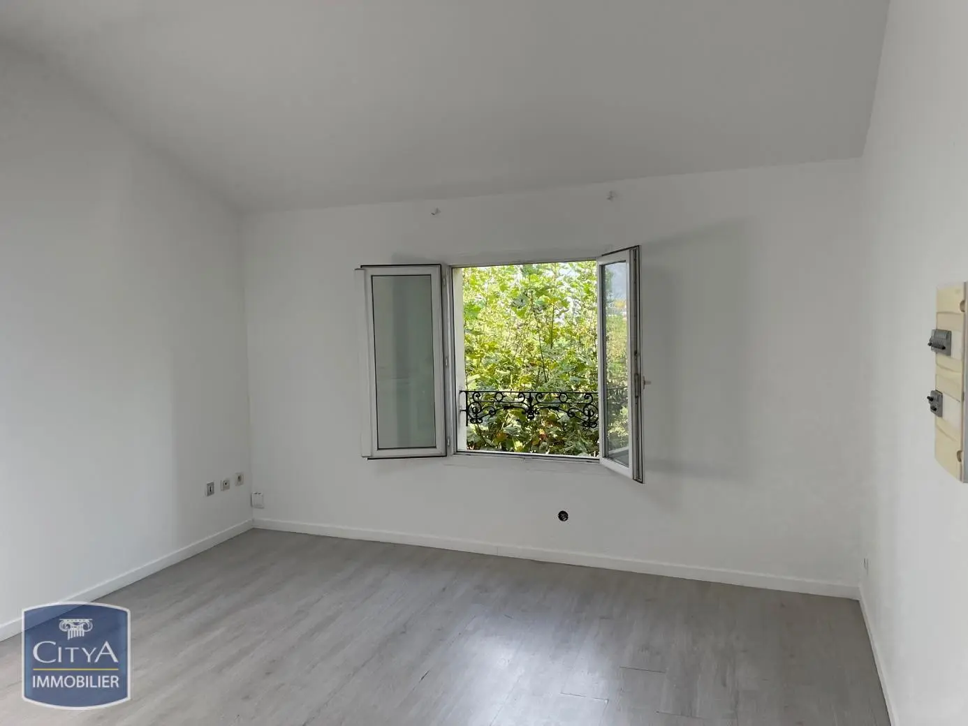Photo 2 Immeuble 200.78m²
