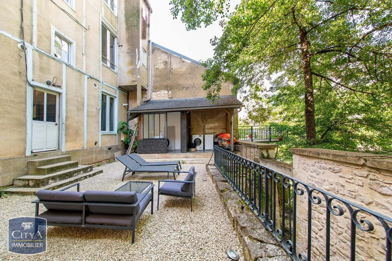 Photo 2 Immeuble 212.57m²