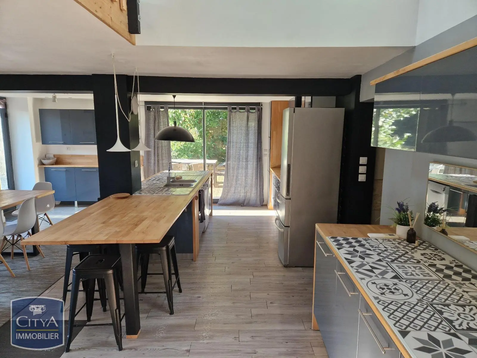 Photo 2 Maison 5 pièces 207m²