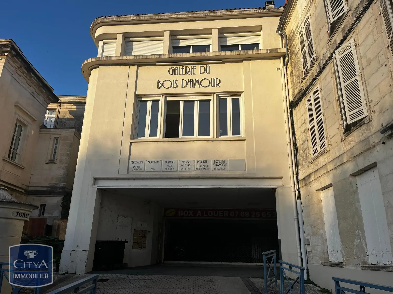 Photo 1 Parking