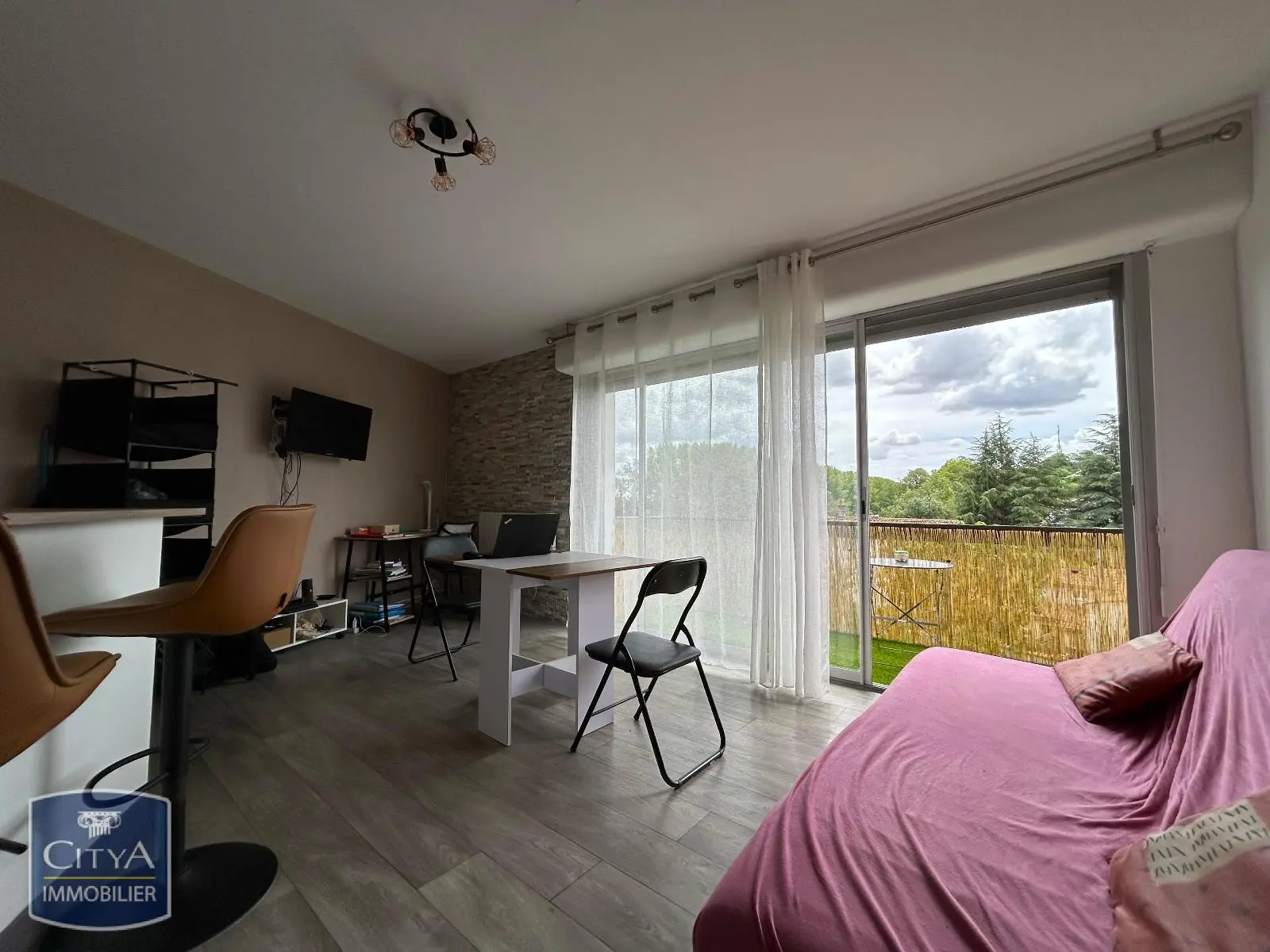 Photo 1 Appartement 1 pièce 28m²