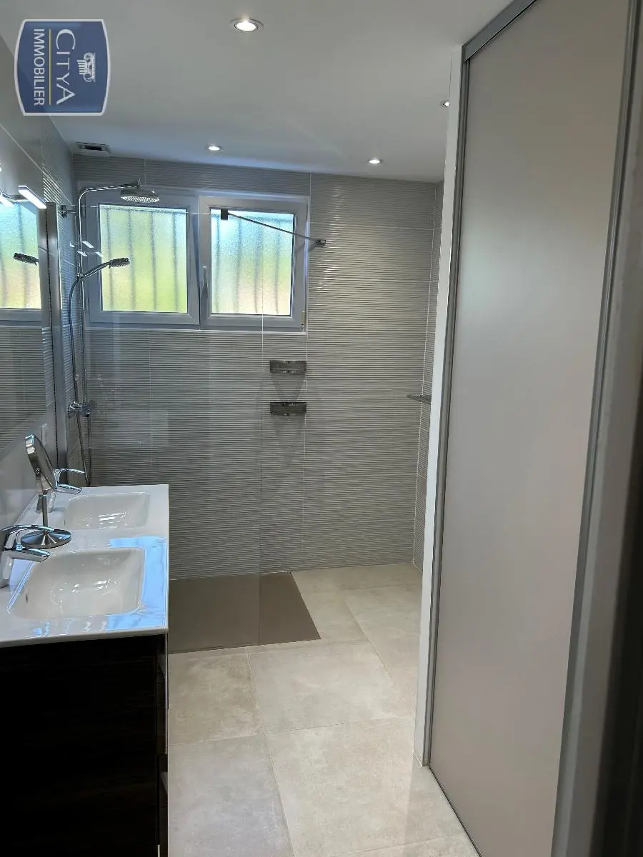 Photo 7 Maison 7 pièces 143m²