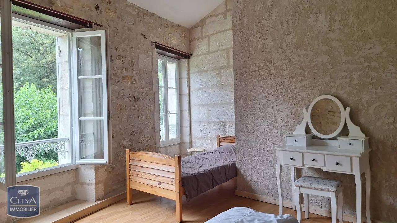 Photo 8 Maison 8 pièces 251m²