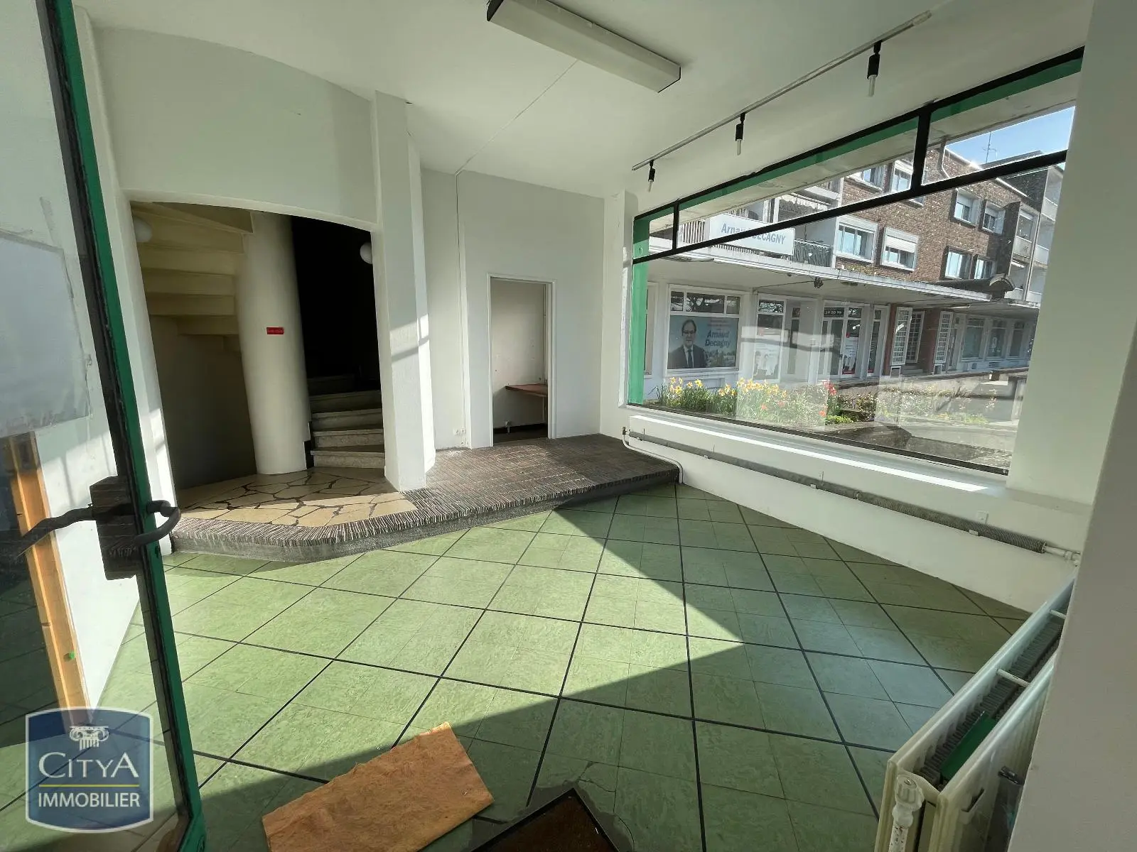 Photo 2 local commercial Maubeuge