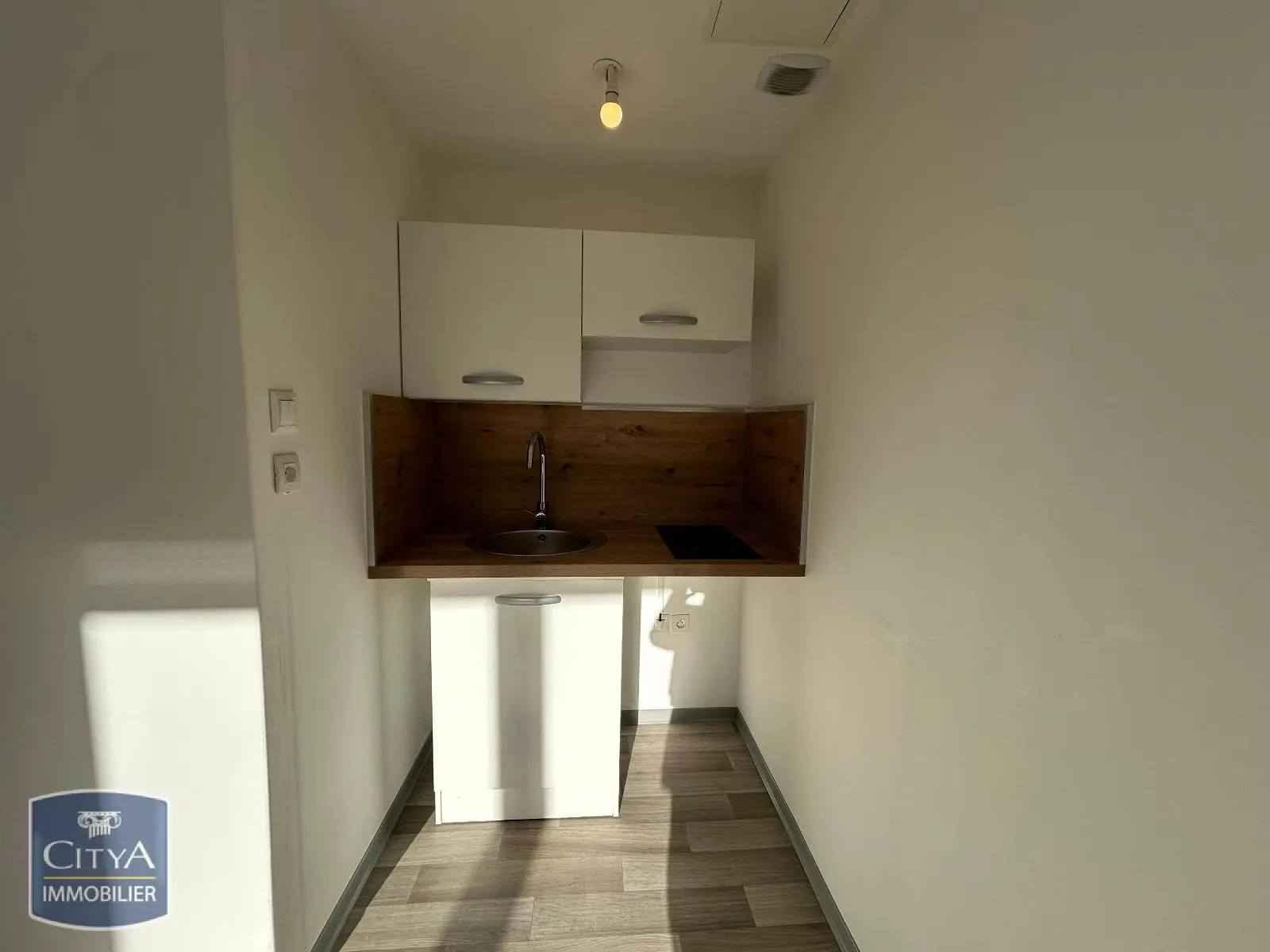 Photo 2 Appartement 1 pièce 18.2m²