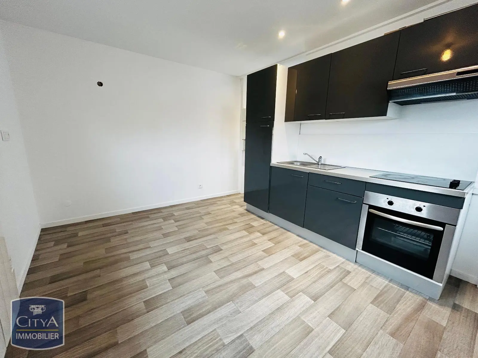 Photo 1 Appartement 1 pièce 19.44m²