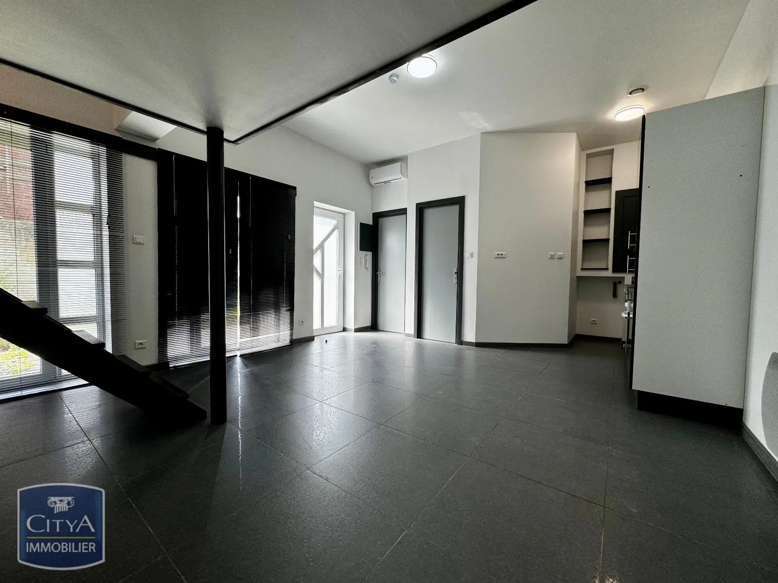 Photo 3 Appartement 1 pièce 28.02m²