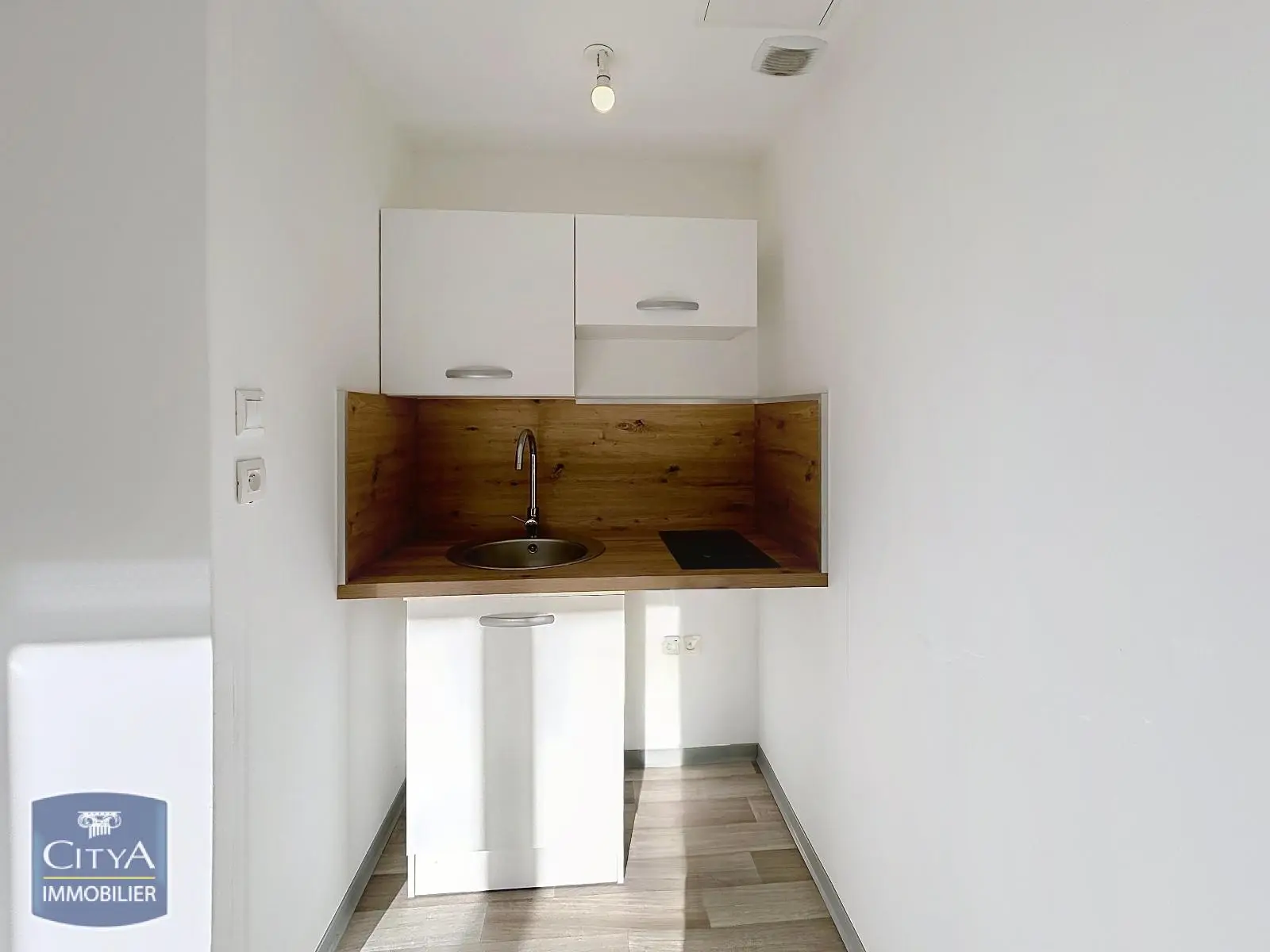 Photo 1 Appartement 1 pièce 18.2m²