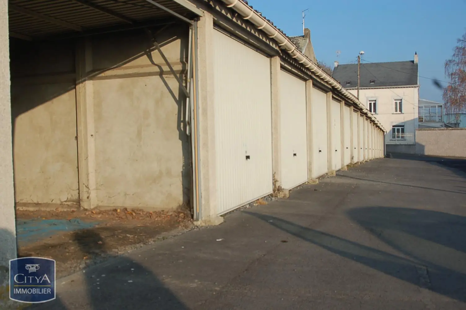 Photo 3 Parking