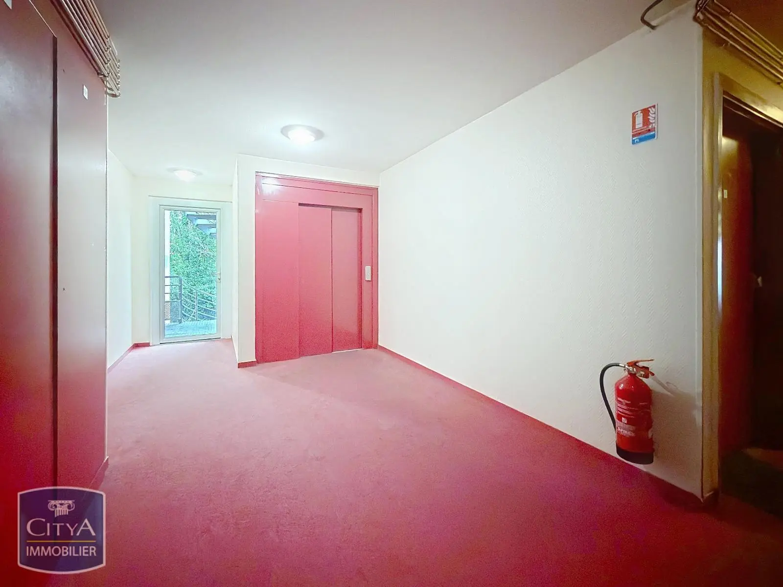 Photo 12 Appartement 1 pièce 30.43m²