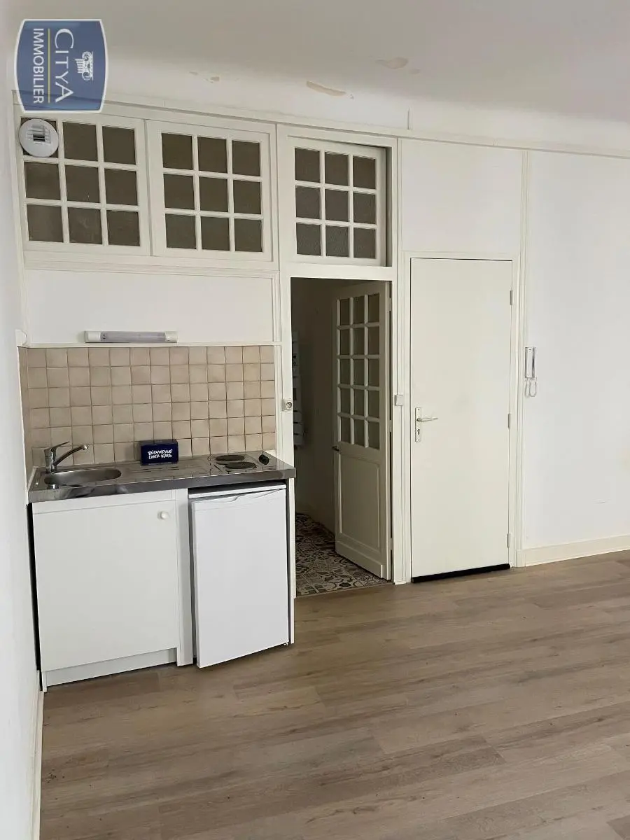 Photo 3 Appartement 1 pièce 24.73m²