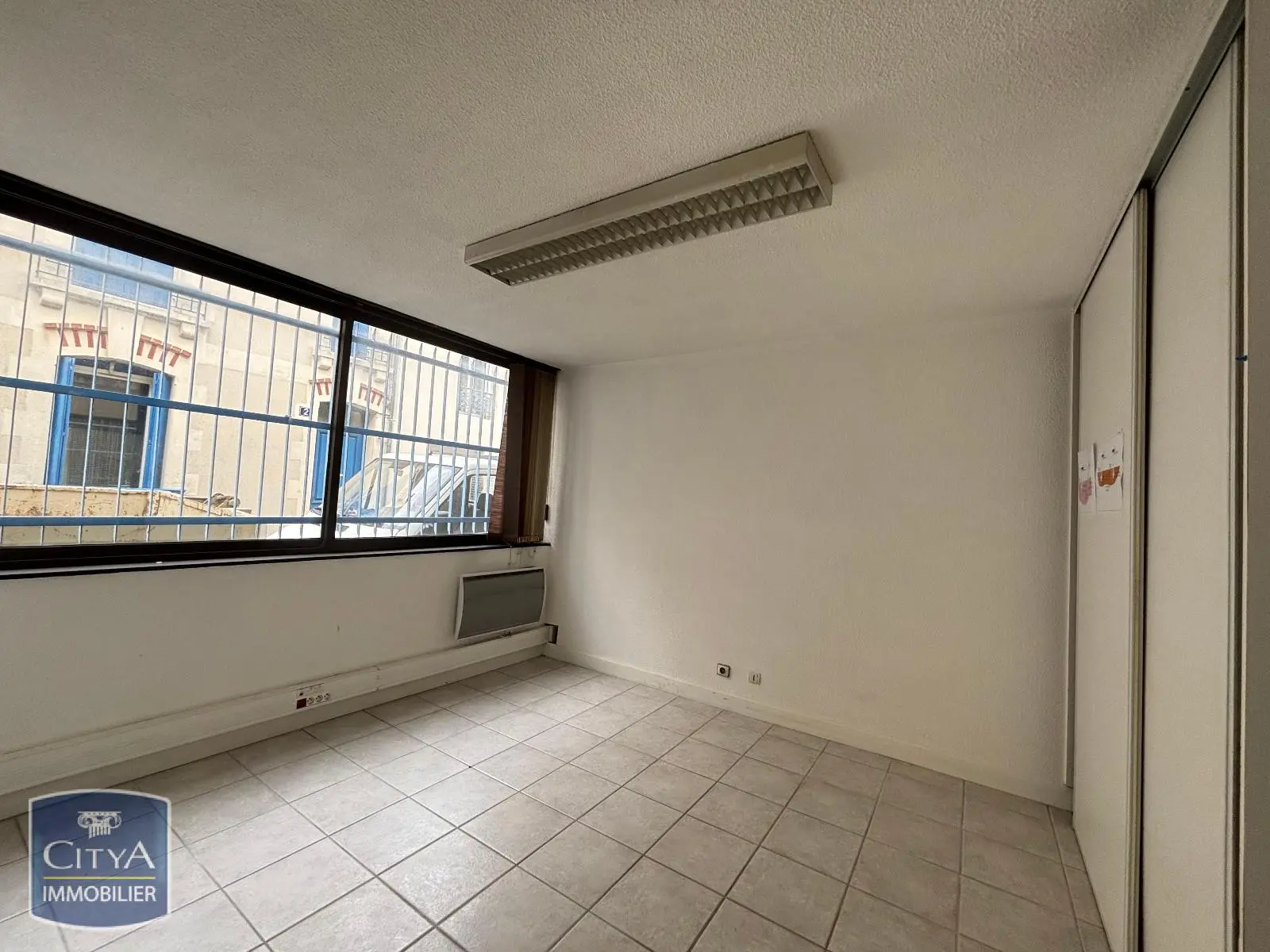 Photo 2 Appartement 1 pièce 255m²