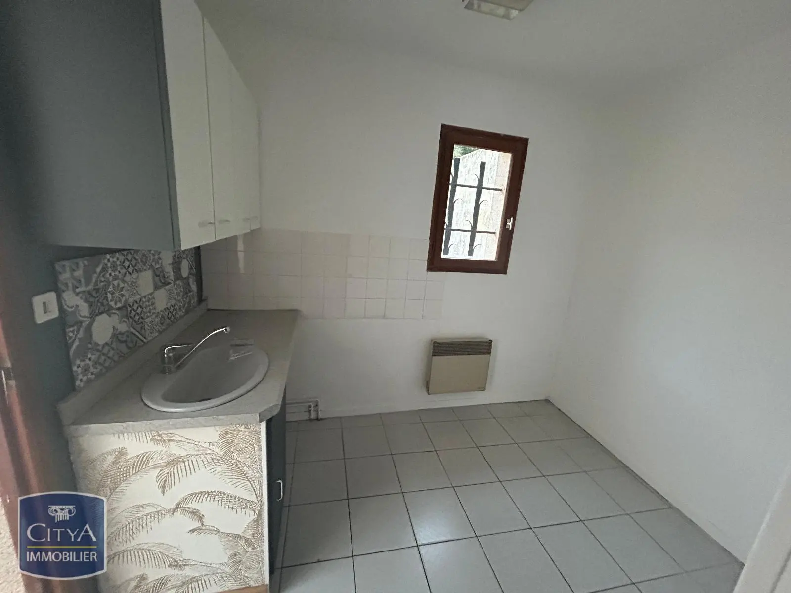 Photo 4 Local Commercial