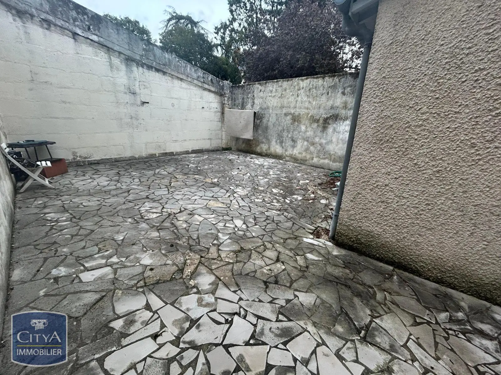 Photo 5 Local Commercial