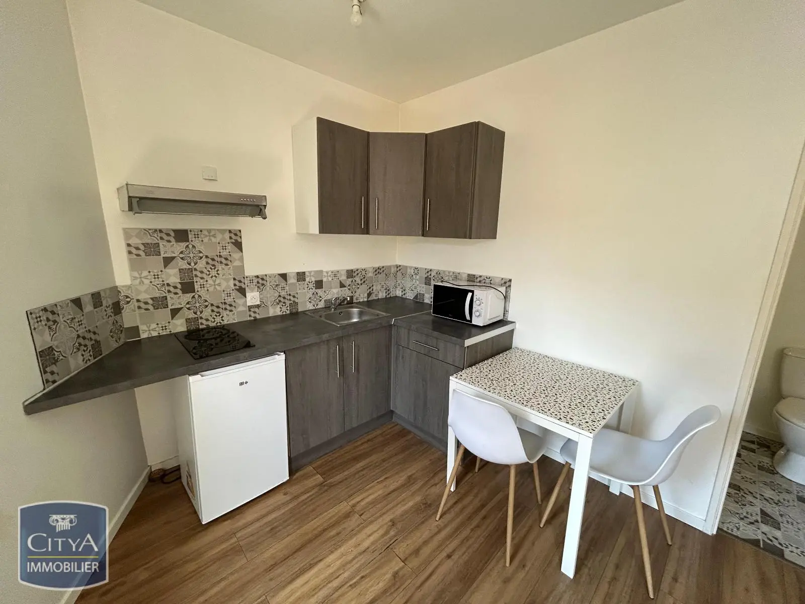 Photo 2 Appartement 1 pièce 24.42m²