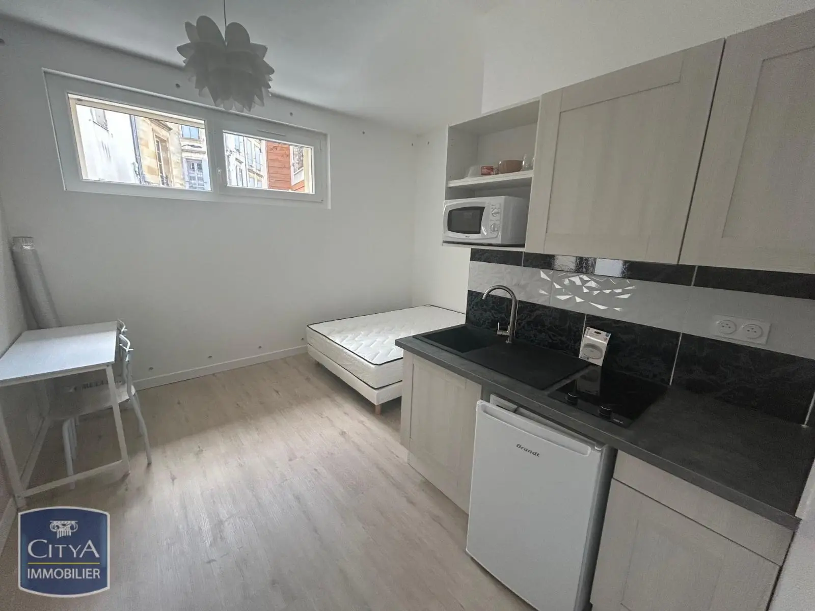 Photo 1 Appartement 1 pièce 17.27m²