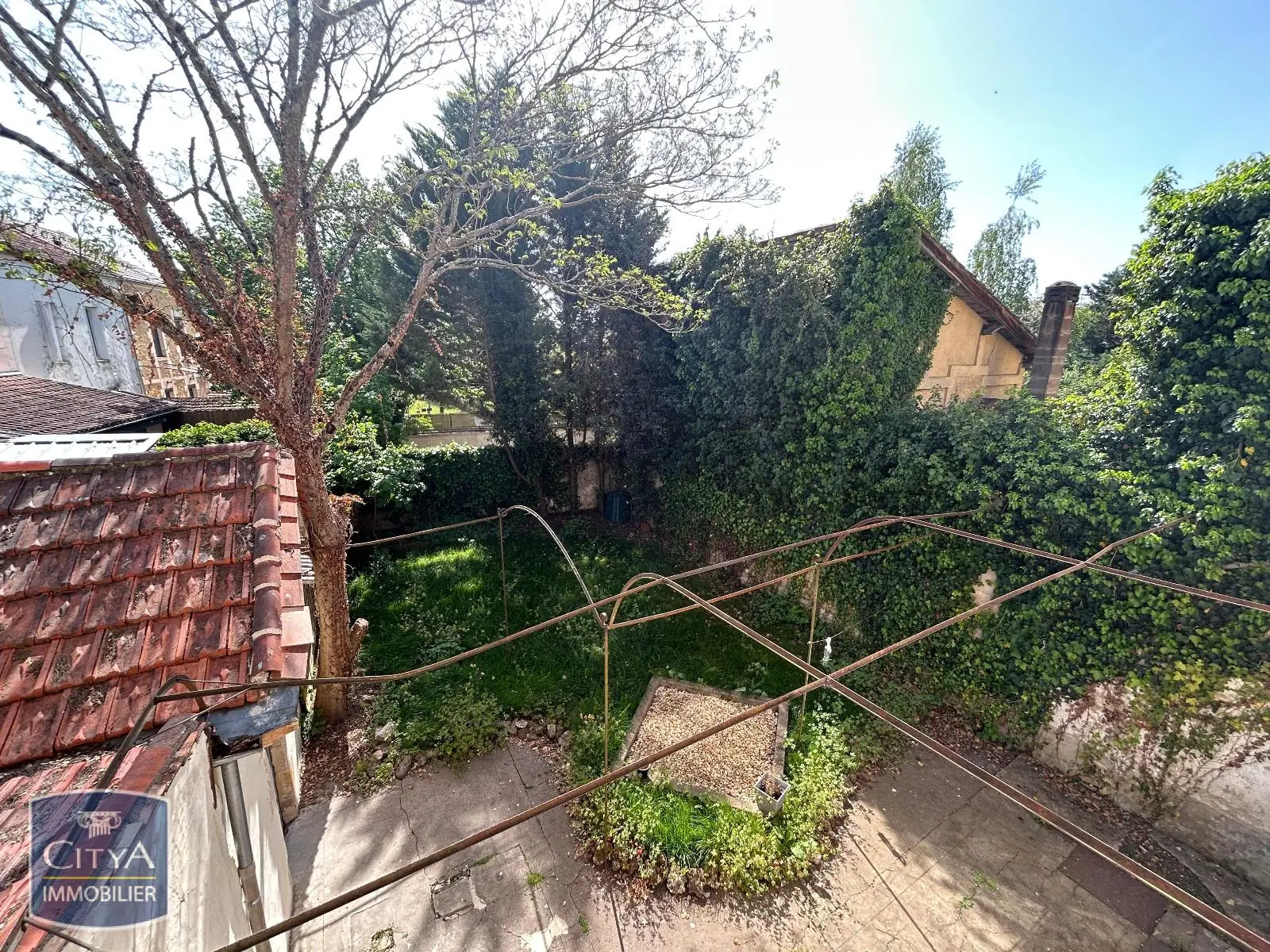 Photo 2 Immeuble 200m²