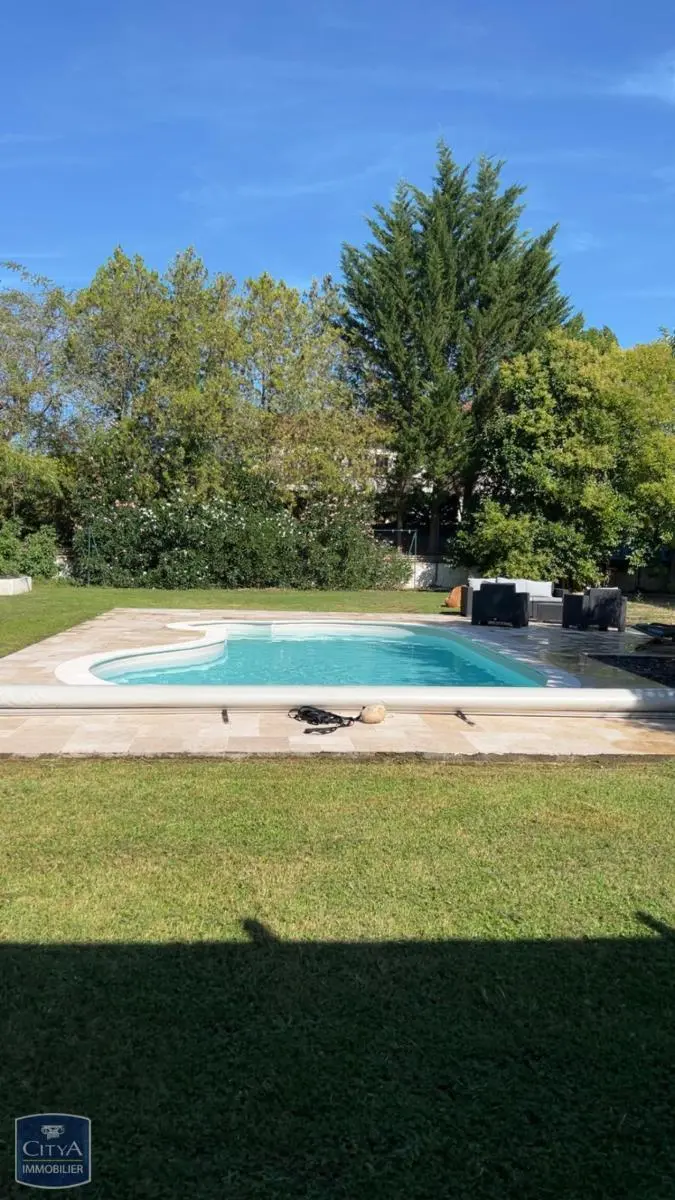 Photo 12 Maison 9 pièces 200m²