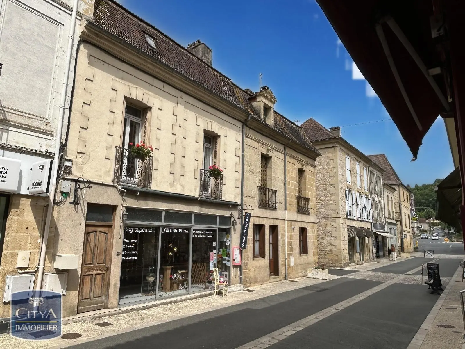 Photo 1 Local Commercial 120m²