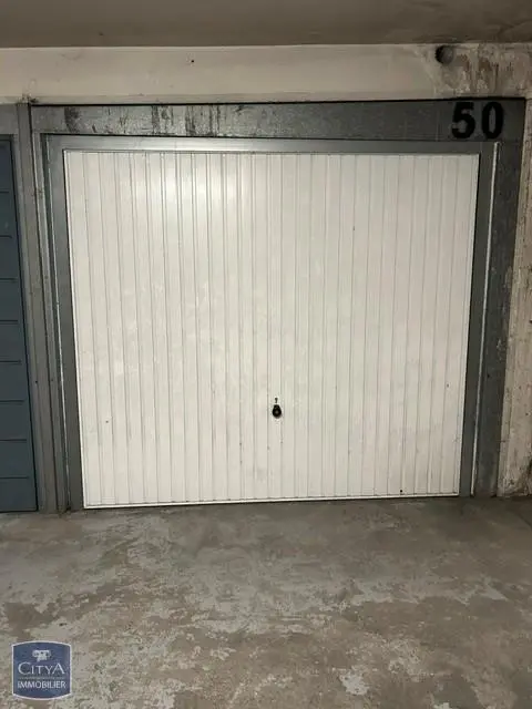 Photo 2 Parking