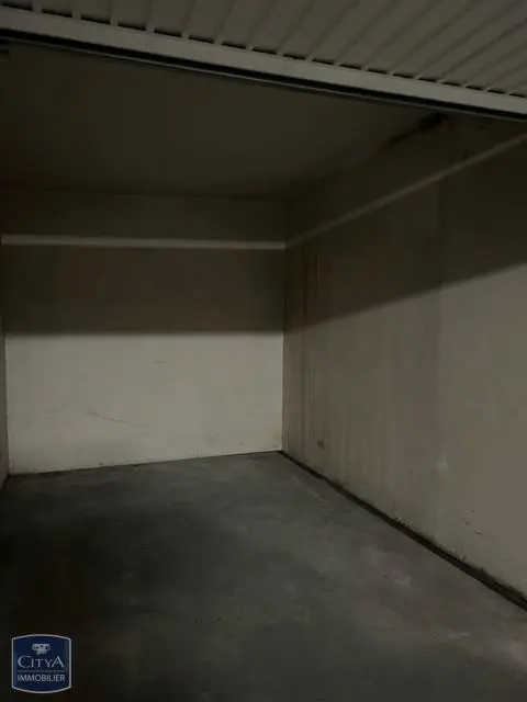 Photo 3 Parking