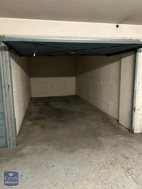 Photo 1 Parking